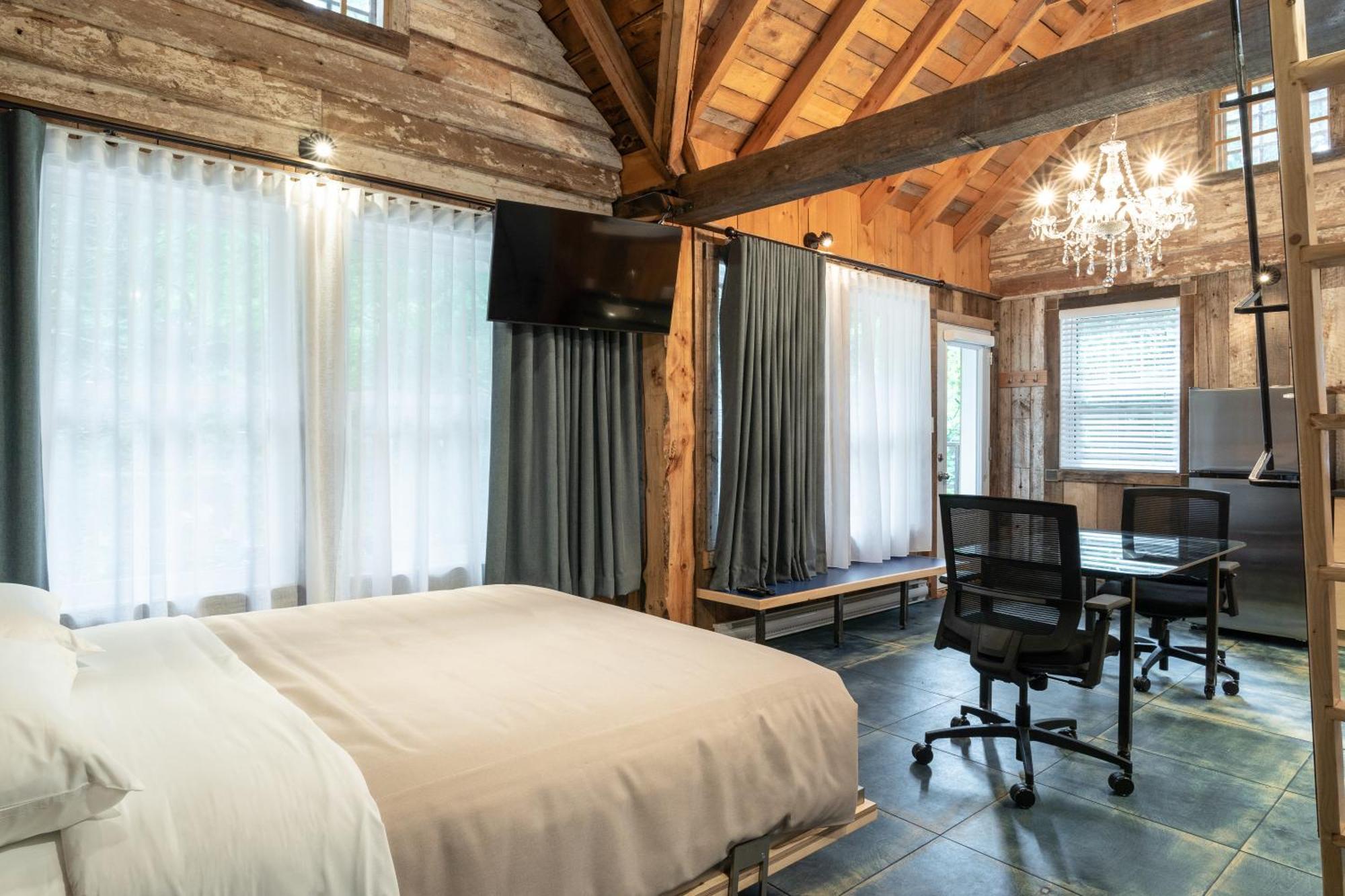 Le Baluchon Eco-Villegiature Saint-Paulin Bagian luar foto