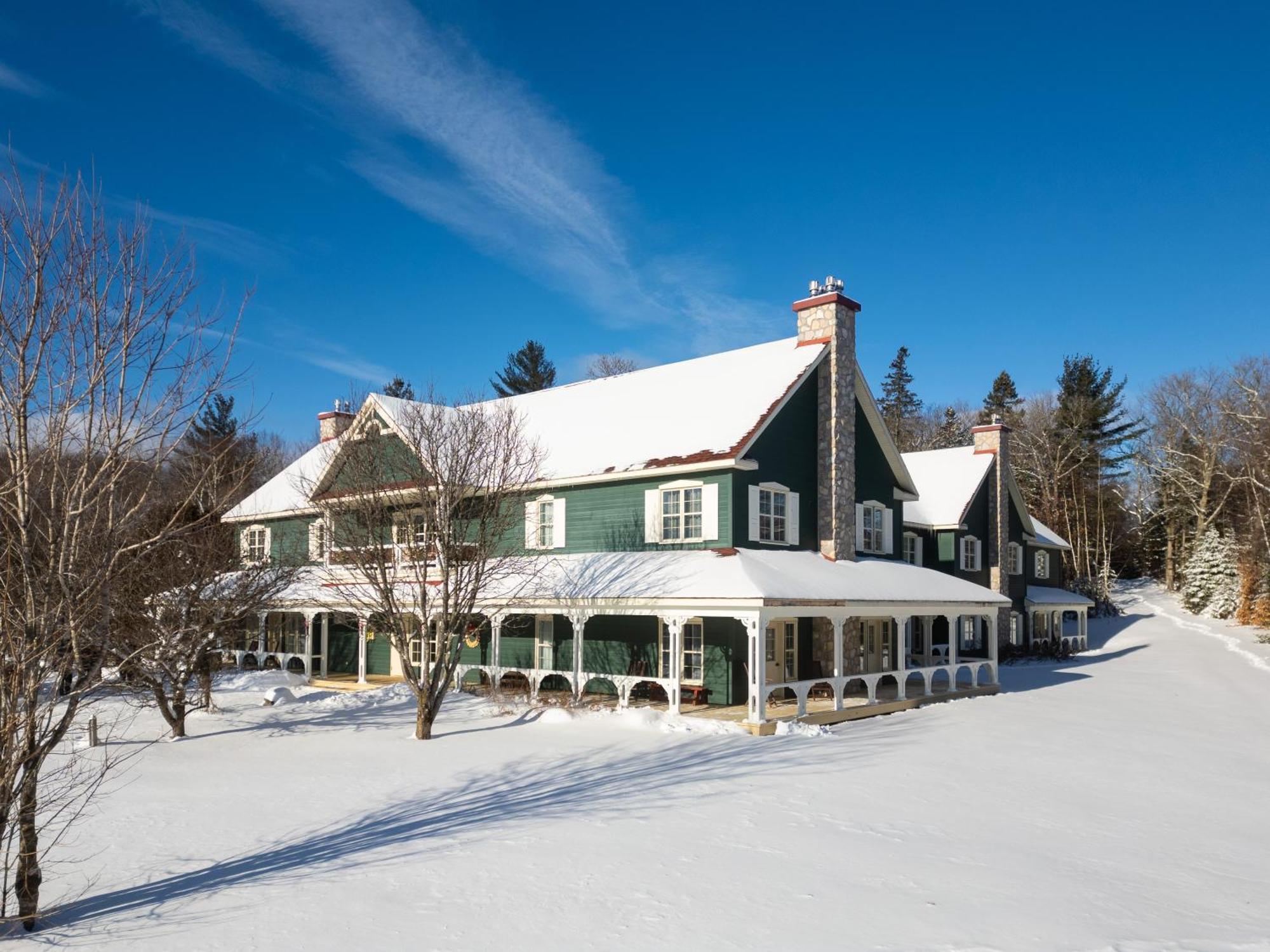Le Baluchon Eco-Villegiature Saint-Paulin Bagian luar foto
